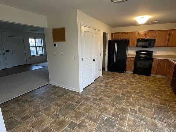 4th image of 108 Nicole St