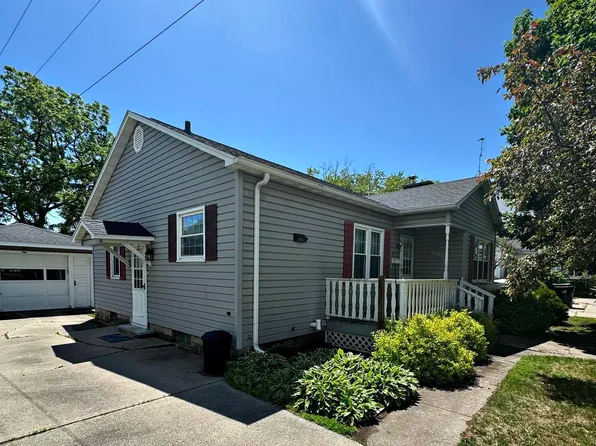 1709 18th Ave, Menominee, MI 49858