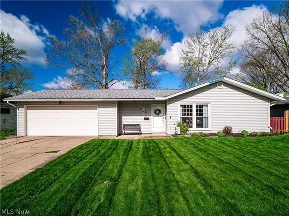 760 Trotter Ln, Berea, OH 44017