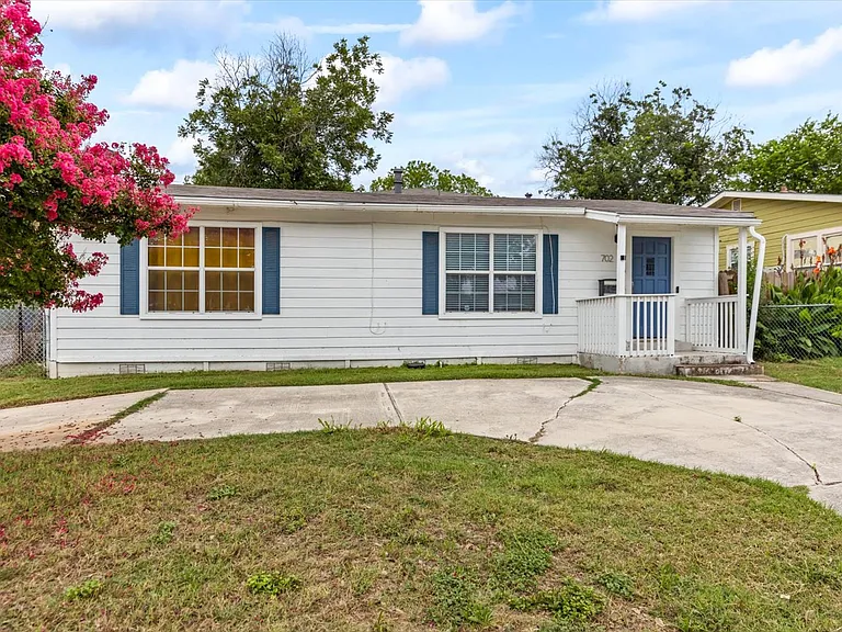 702 El Monte Blvd — Photo 16
