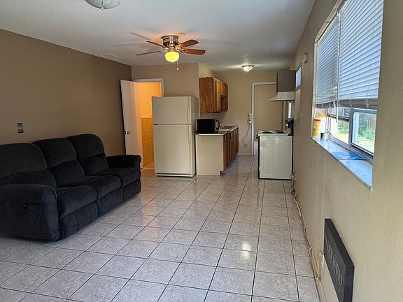 5th image of 1640 NE 32nd Ct