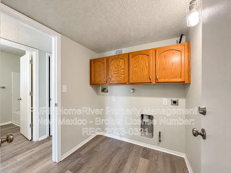 4 bed, 2.0 bath, 1691 sqft, $2,195 — Photo 4