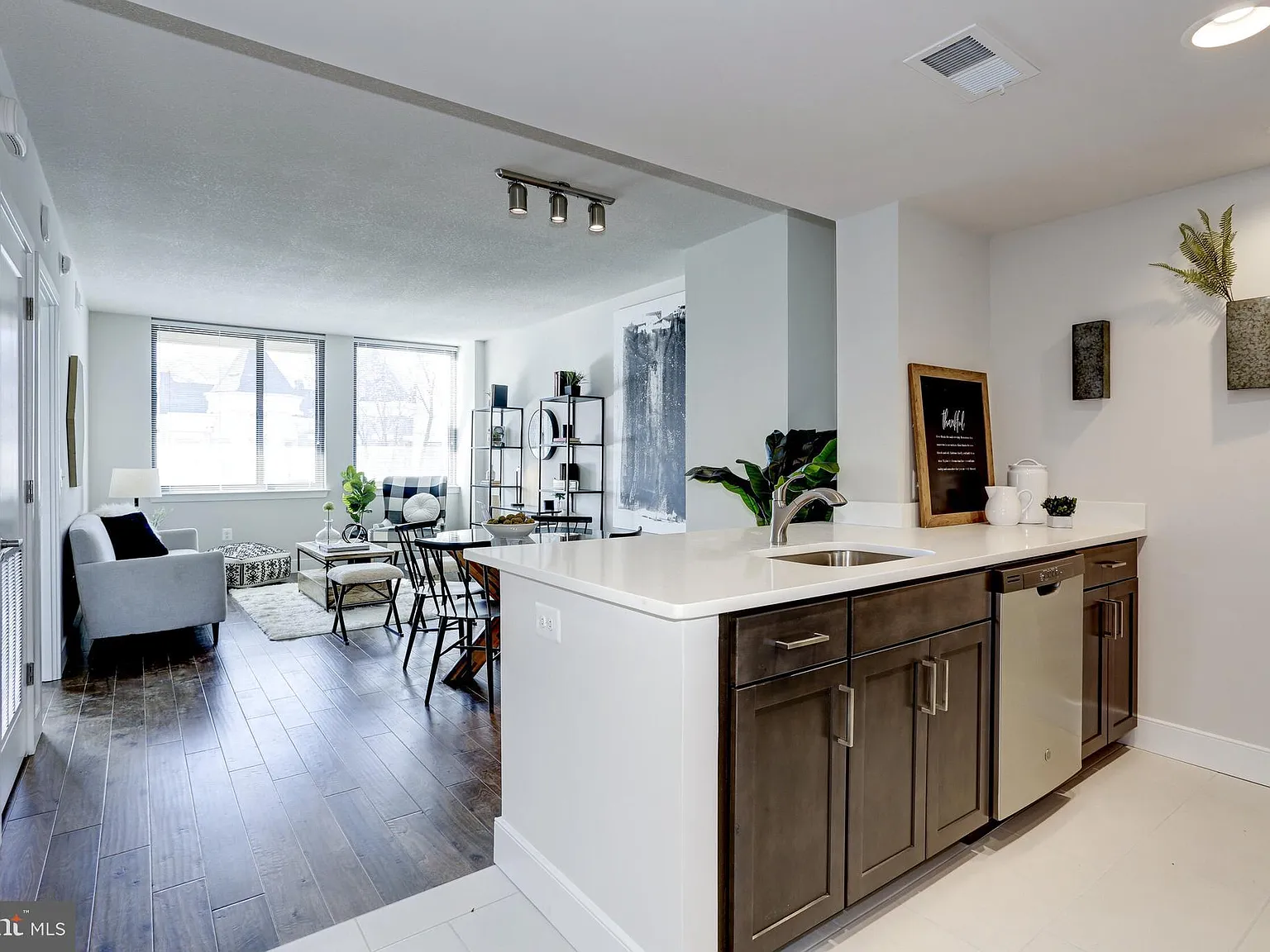 1 bed, 679 sqft, $2,300 — Photo 4