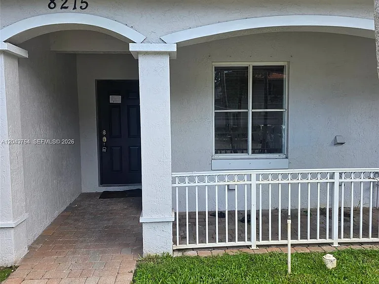 8215 SW 27th St #103 — Photo 3