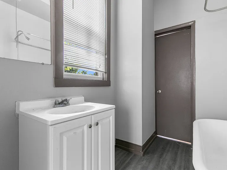Fleetwood Apartments — Photo 14