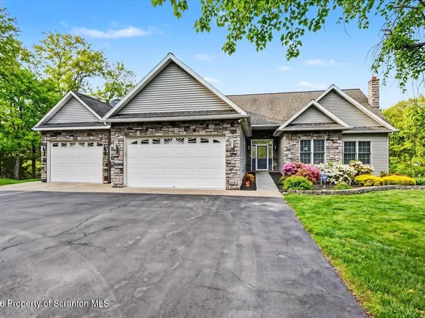 33 Parry Rd, Jefferson, PA 18444