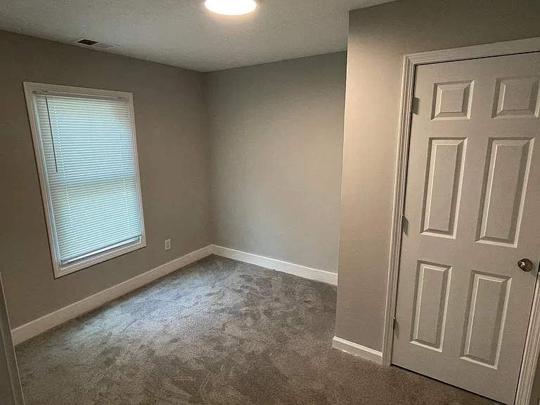 1328 Short St — Photo 6
