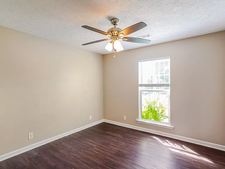 7128 Legacy Dr — Photo 14