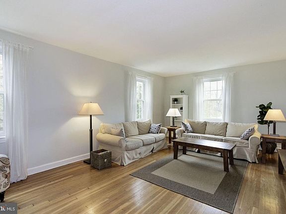 3rd image of 3051 Idaho Ave NW #3250