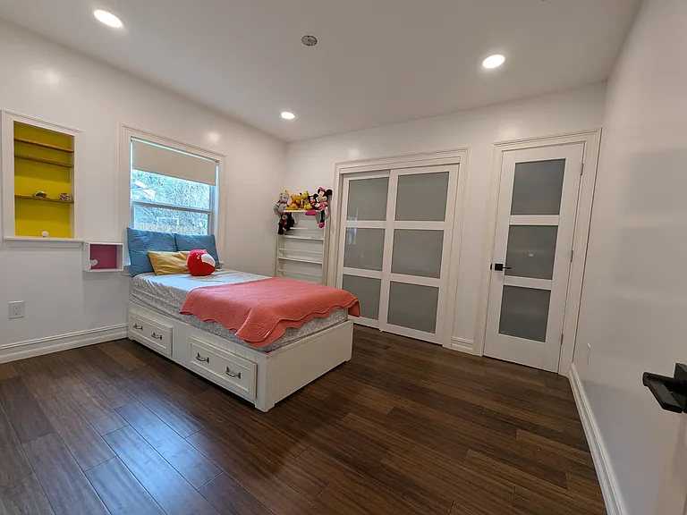 974 Pinelli St — Photo 15