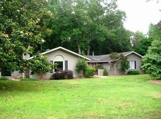 22 Pine Lake Dr, Newnan, GA 30263