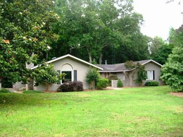 22 Pine Lake Dr, Newnan, GA 30263
