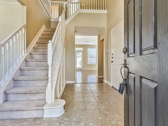 5th image of 15214 Chestnut Falls Dr