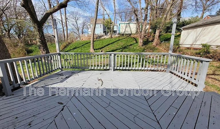 227 Meadowcrest Dr — Photo 12