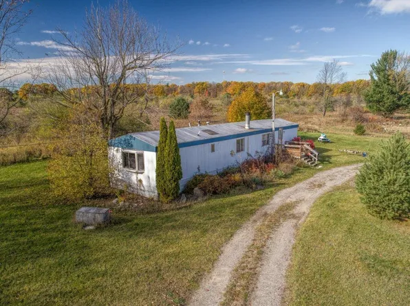 7236 W Howard City Edmore Rd, Lakeview, MI 48850