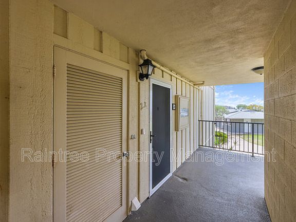 4th image of 620 W Solana Cir Unit 2A
