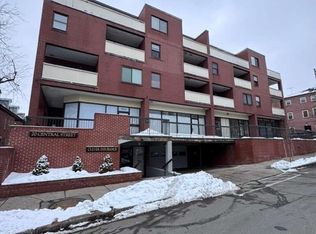 20 Central St APT 215, Salem, MA 01970