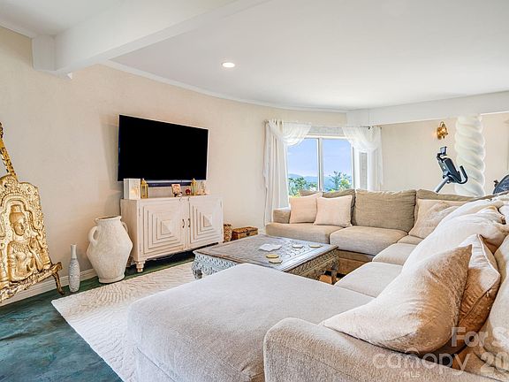 27th image of 44 Azura Gdns