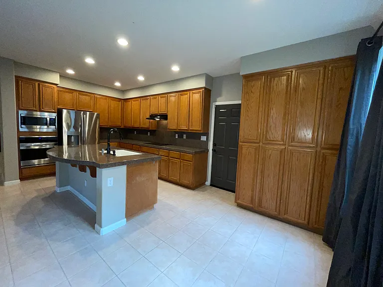 702 Quail Run Cir — Photo 5