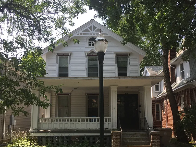 408 N Carroll St — Photo 1