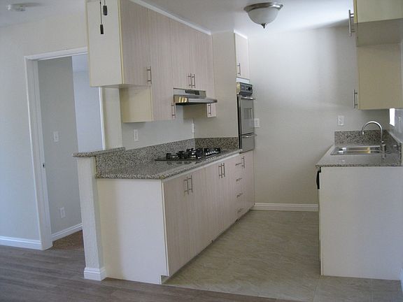 3rd image of 5688 Etiwanda Ave APT 307