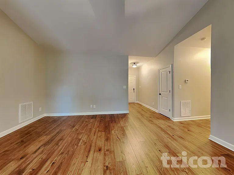 189 Crystal Creek Dr — Photo 2