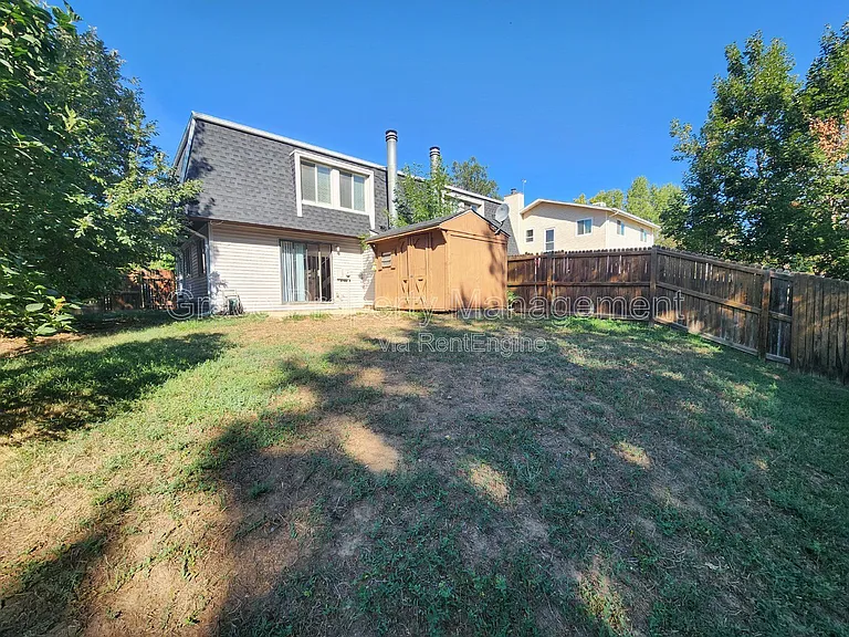 492 S Dover Ave — Photo 20