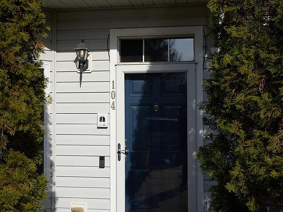 2nd image of 411 Coalinga Ln