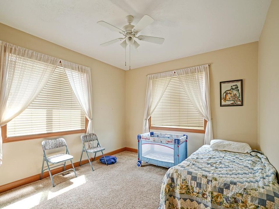 2nd image of 1162 Essex St