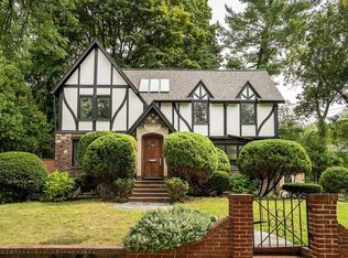 28 Laudholm Rd, Newton, MA 02458