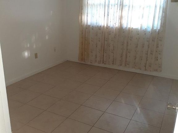 4th image of 7116 Scruboak Ln