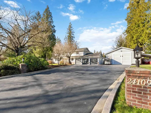 24109 124th Ave, Maple Ridge, BC V4R 1N3