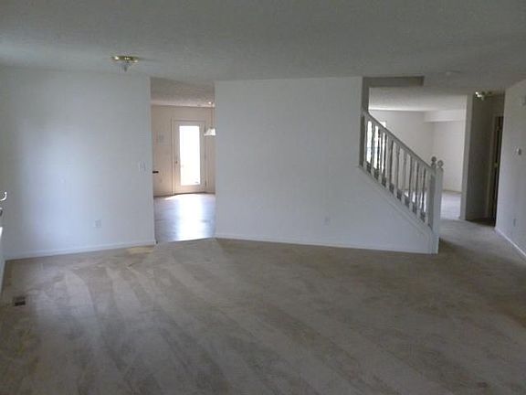 3rd image of 2229 Willowview Dr
