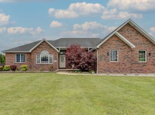 923 Tiller Dr, Valparaiso, IN 46385