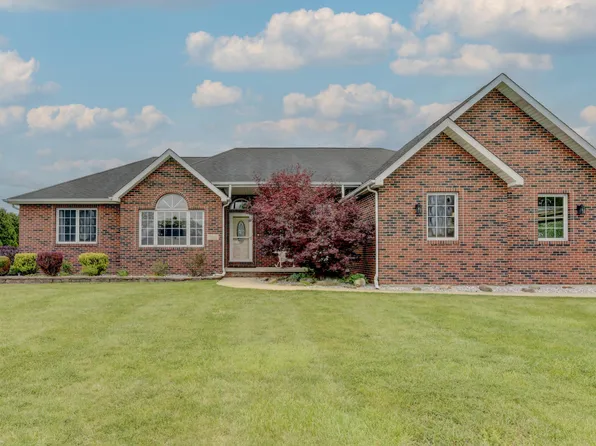 923 Tiller Dr, Valparaiso, IN 46385