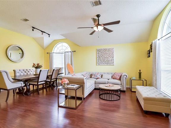 4th image of 910 Blossomwood Ct
