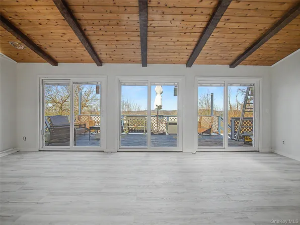 39 Brothers Road, Poughquag, NY 12570