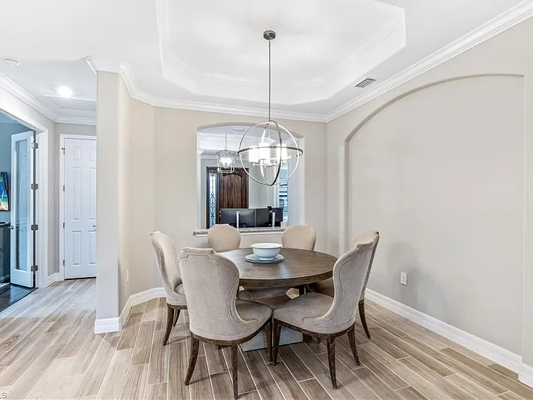 28075 Foxrock Ct — Photo 10