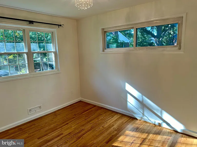 2349 N Early St — Photo 9