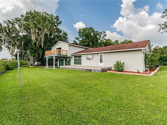 3rd image of 18702 Arbor Dr