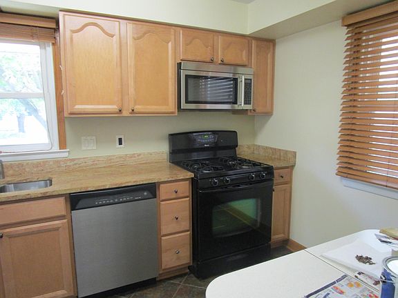 Gas Range, Jenn Air micro.

