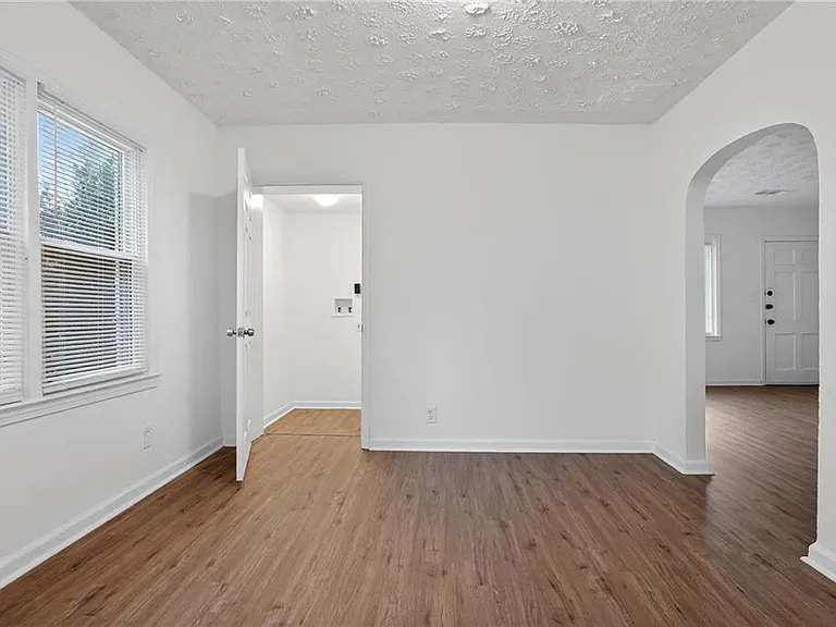 1439 Westboro Dr SW — Photo 15