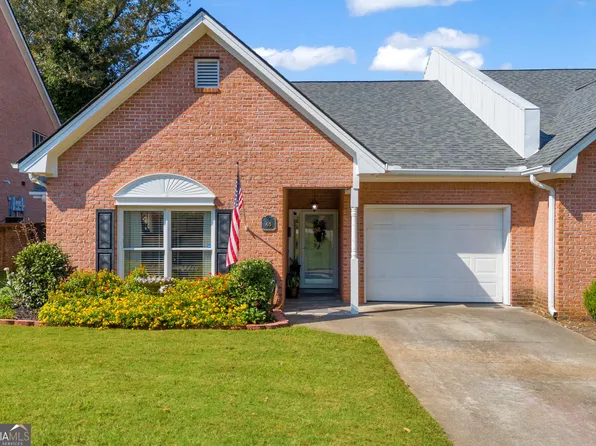 65 Green Hill Pl, Toccoa, GA 30577