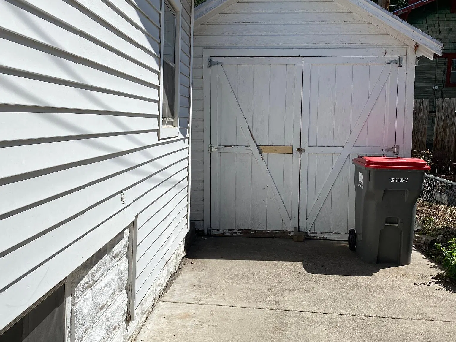 3 bed, 1055 sqft, $1,400 — Photo 2