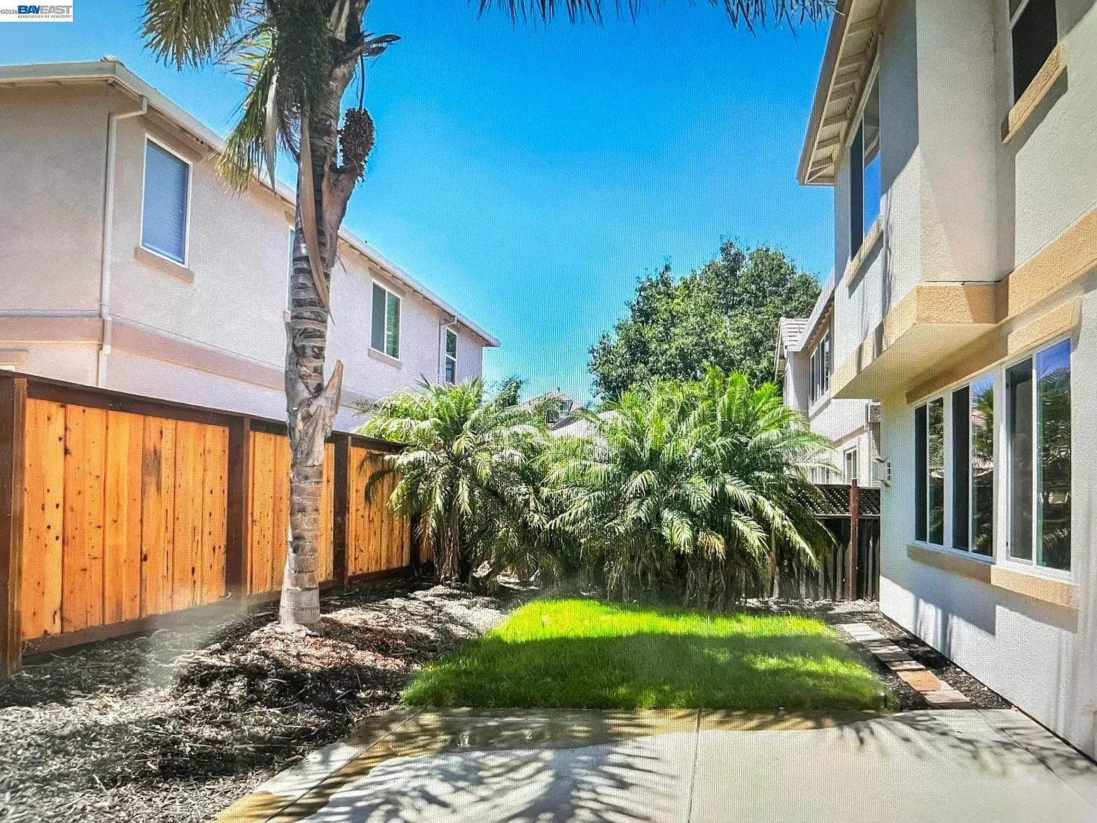 3 bed, 2239 sqft, $3,300 — Photo 4