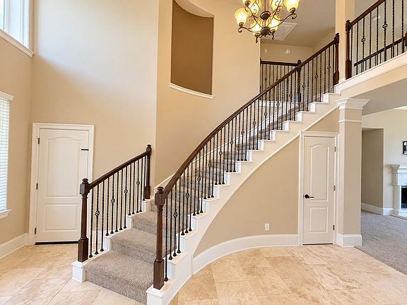 4th image of 13101 Hollow Garden Ln