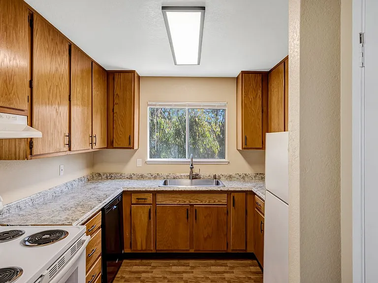 3330 Del Monte Blvd — Photo 3