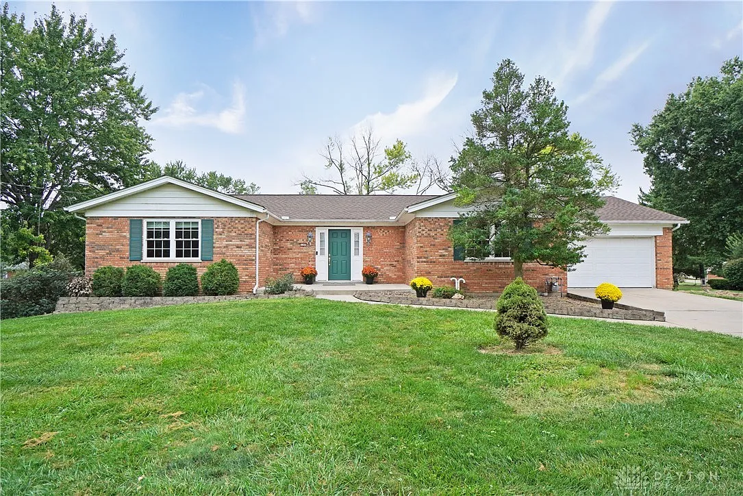 8189 Moubray Dr photo 1
