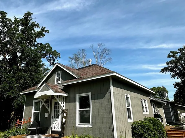 705 2nd St SE, Roseau, MN 56751