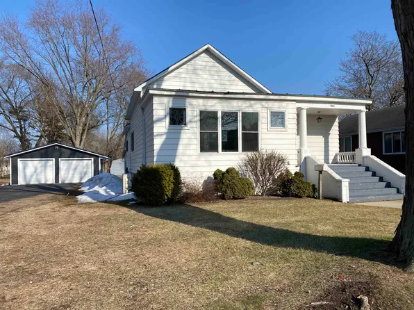 1020 Superior Ave, Oconto, WI 54153